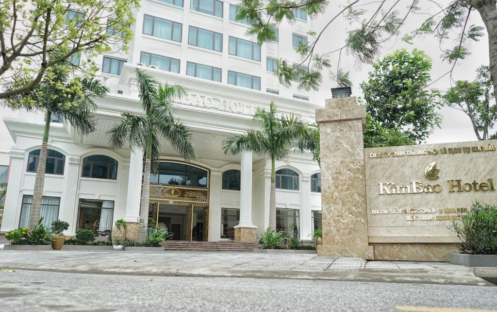 Thang tải khách tại khách sạn Kim Bảo